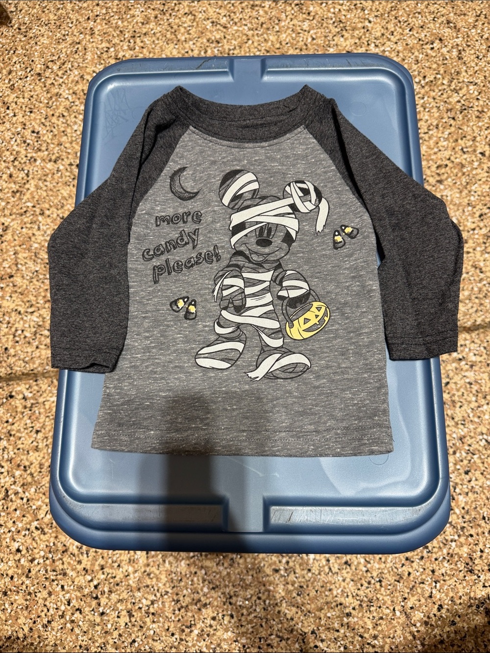 Disney Gray & Dark Charcoal Mummy Mickey Mouse Halloween Tee